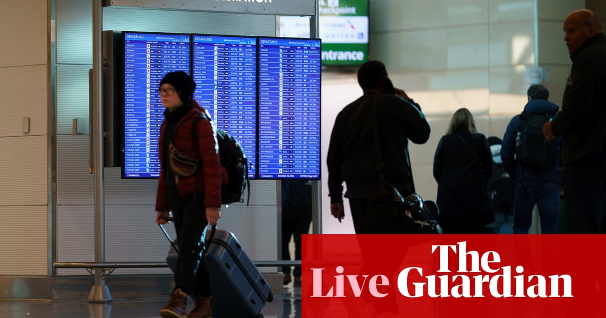 American Airways flight grounding cancelled; UK’s FTSE 100 rises 0.4% as ‘Santa rally’ begins – enterprise stay | Enterprise