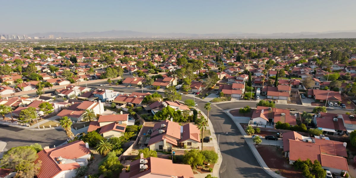 2025 Actual-Property Outlook for Dwelling Costs, Gross sales, Charges: Zelman