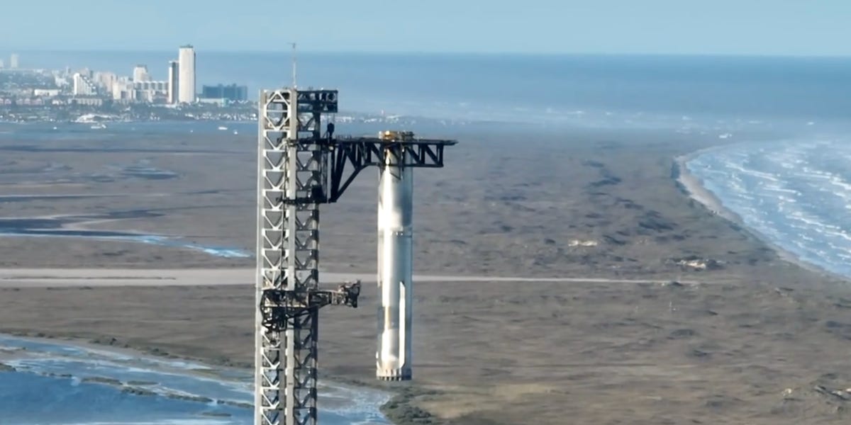 SpaceX’s Starship Launch 7 With Epic Booster Catch and Starlink Check