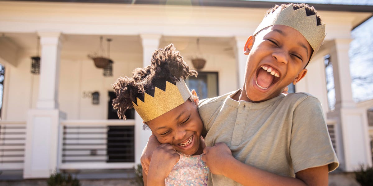 Naming Guide on the Do’s and Don’ts of Placing Collectively a Sibling Set