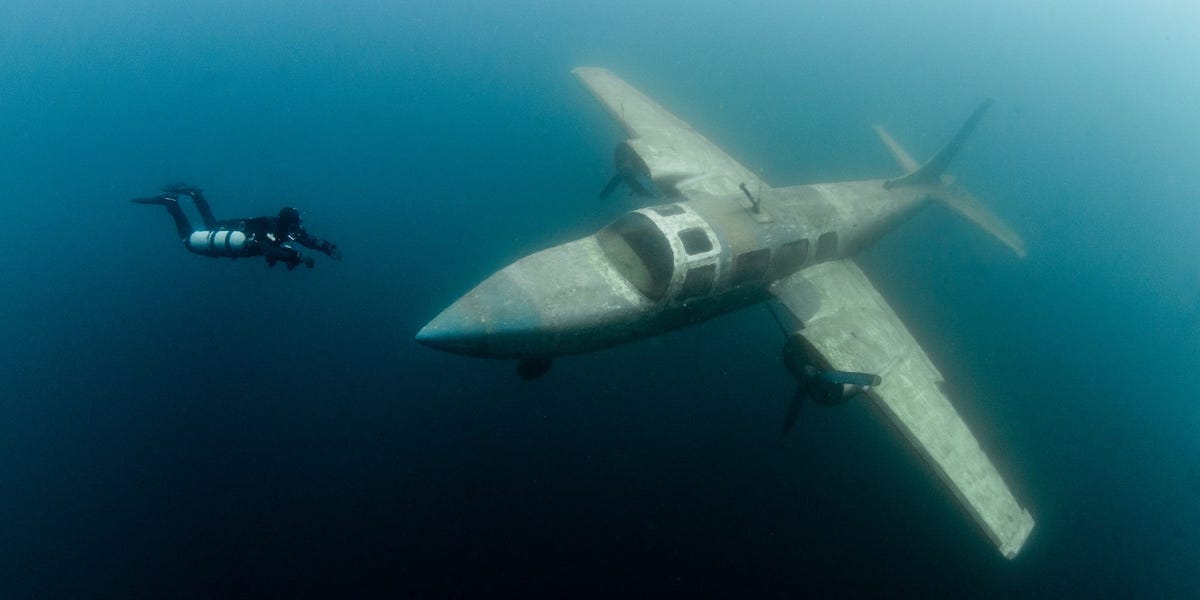 Underwater Photographs Present Haunting Wrecks of Warships, Sunken Planes Underwater Photographs Present Haunting Wrecks of Warships, Sunken Planes