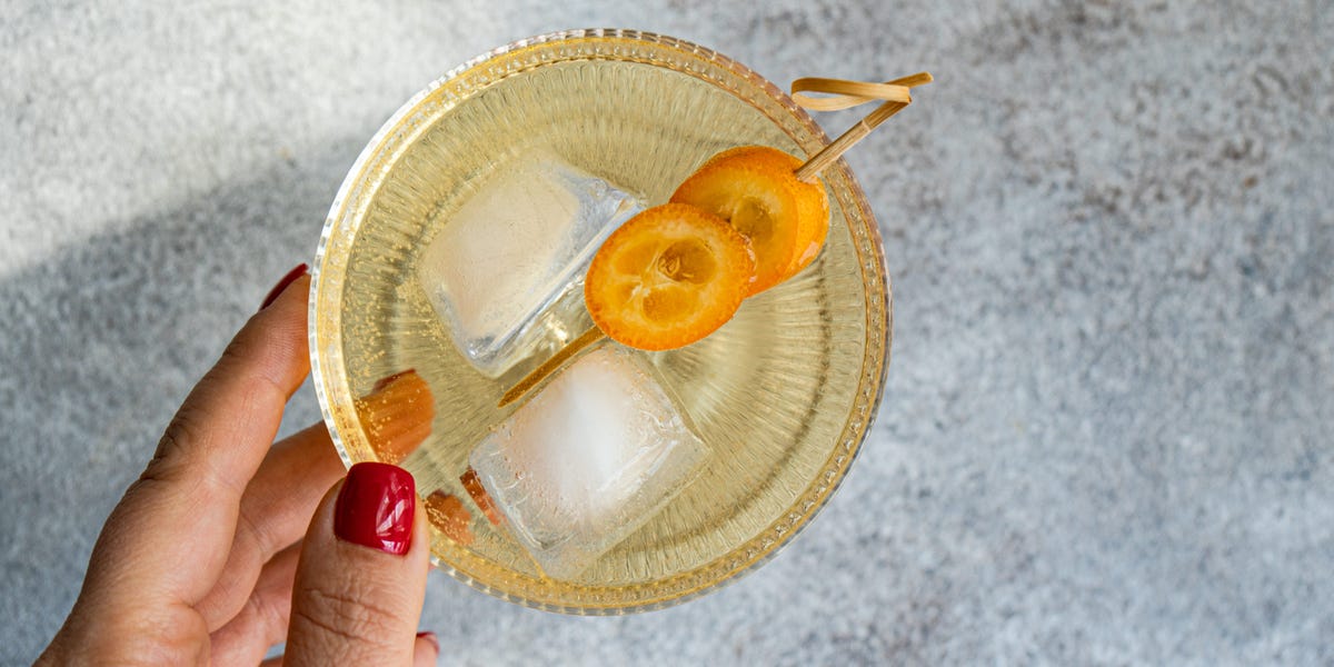 Drinks You Ought to Order at a Bar, In line with Bartenders