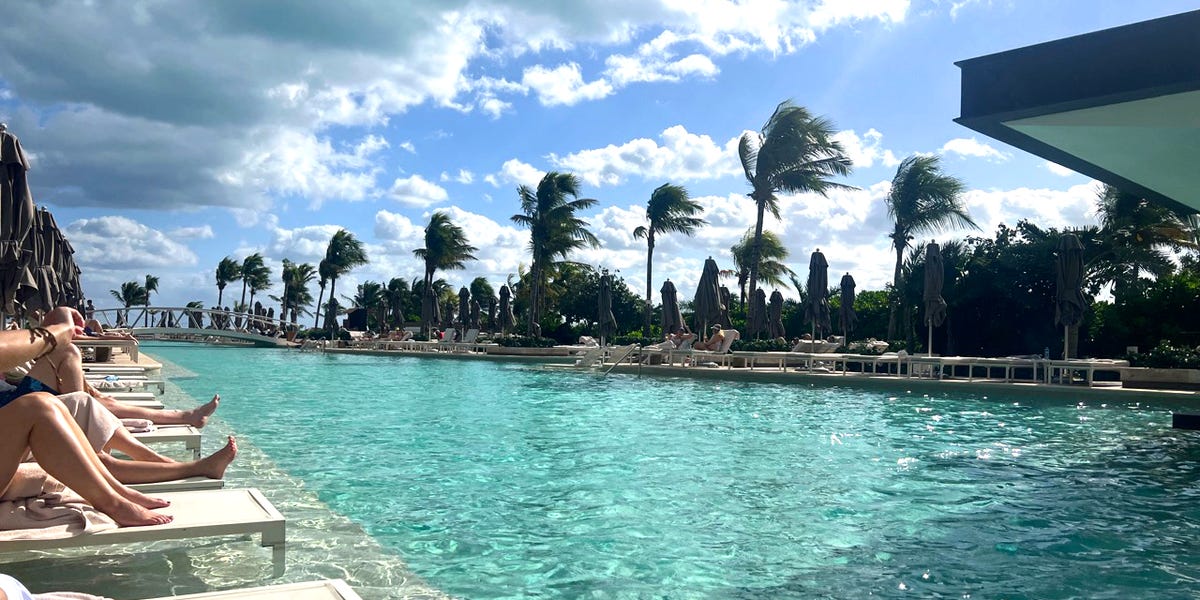 I Stayed at All-Inclusive Resort for Adults; Good Deal at 7 a Evening
