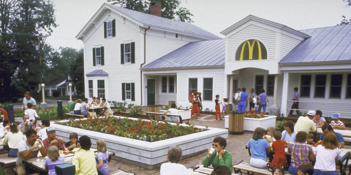 Classic Photographs Present What It Was Wish to Eat at McDonald’s within the Eighties