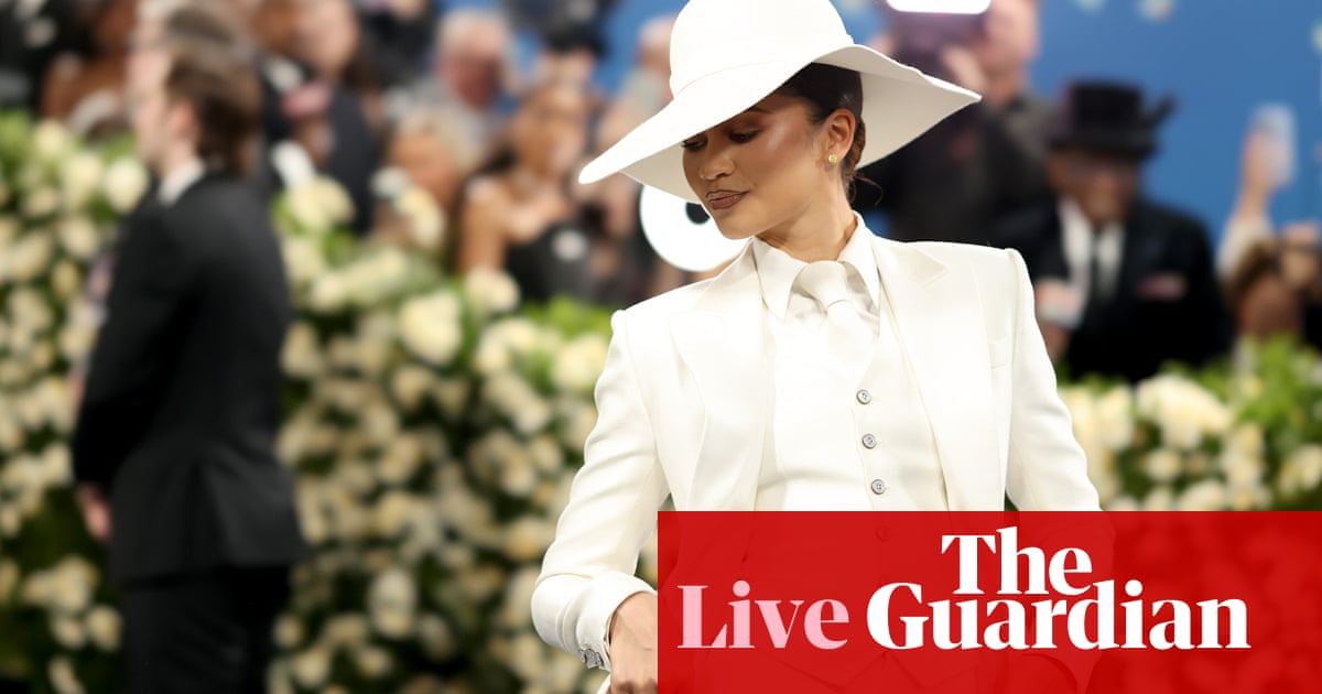 Met Gala 2025 stay updates: all the celebrities and purple carpet appears to be like from vogue’s largest night time | Met Gala 2025