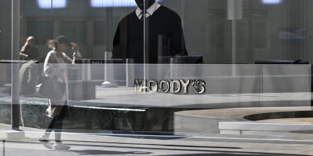Moody’s Lowers US Triple-a Credit score Ranking, Cites Rising Federal Debt Moody’s Lowers US Triple-a Credit score Ranking, Cites Rising Federal Debt