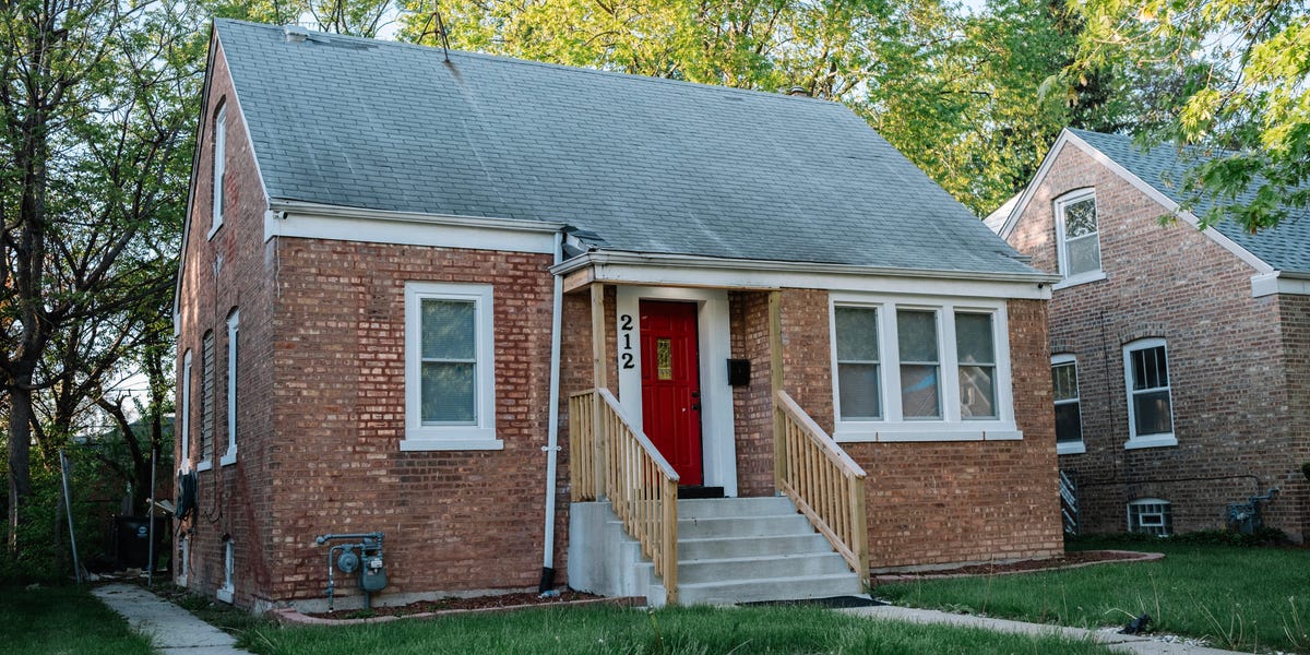 Pope Leo XIV’s Outdated House Close to Chicago Delisted After Flood of Curiosity