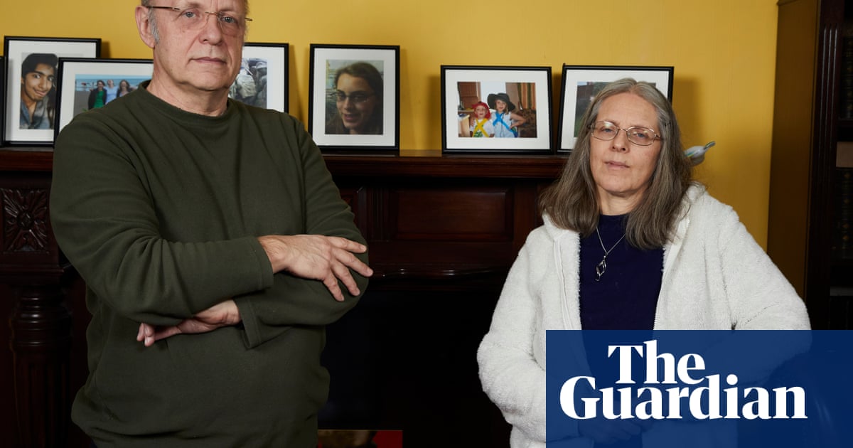 Evaluation of pupil suicides in England dodged ‘actual points’, say bereaved mother and father | College students Evaluation of pupil suicides in England dodged ‘actual points’, say bereaved mother and father | College students